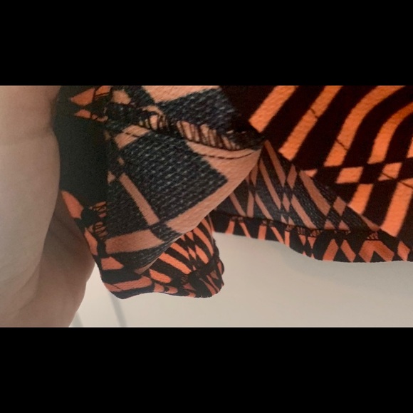 blu pepper abstract above knee skirt. Like new. - Picture 14 of 16